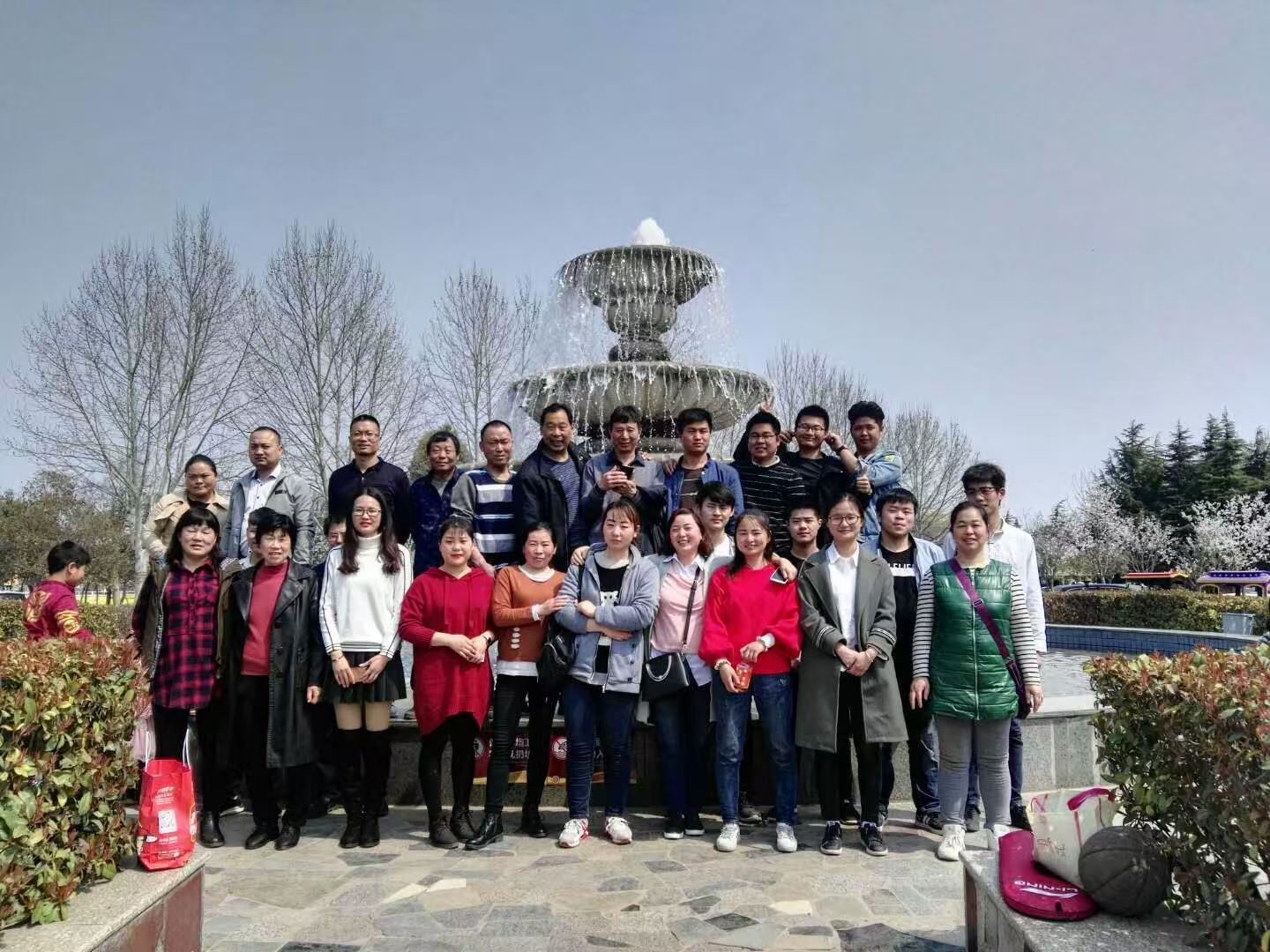 凝心聚力，携手同行｜河南亮明电控开展黄河滩团建活动